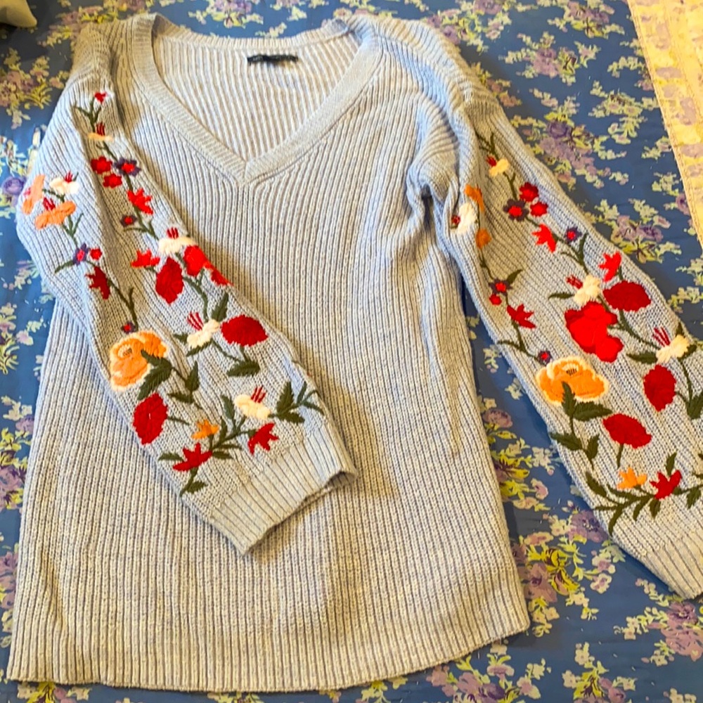 American Eagle Light Blue Sweater